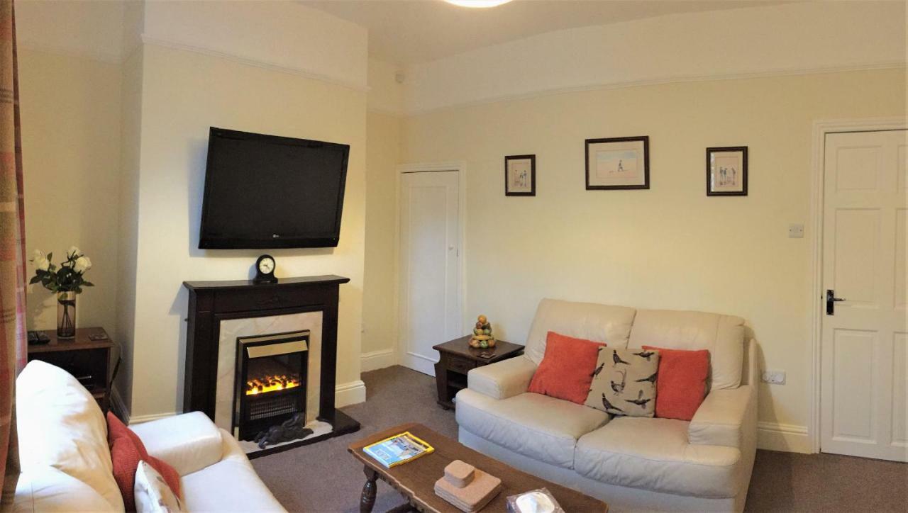 Browns Holiday Cottage Filey Exterior photo